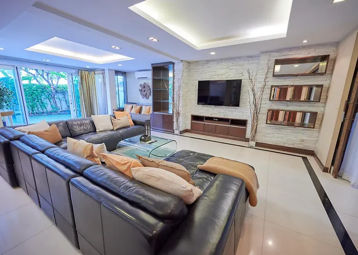Сasa de vacaciones Low-rise House For Groups Near Bts & Emdistrict For Spacious Cozy Bangkok