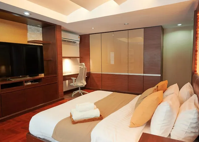 Low-rise House For Groups Near Bts & Emdistrict For Spacious Cozy Сasa de vacaciones Bangkok