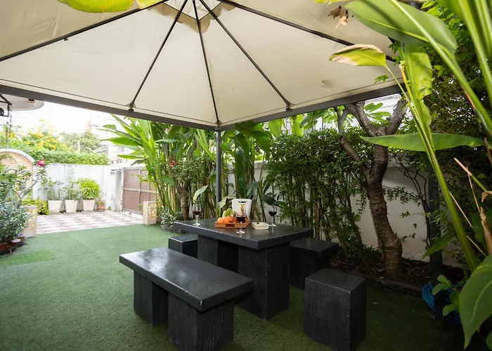 Low-rise House For Groups Near Bts & Emdistrict For Spacious Cozy Сasa de vacaciones