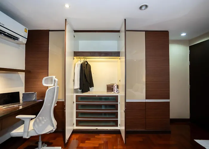 Сasa de vacaciones Low-rise House For Groups Near Bts & Emdistrict For Spacious Cozy Bangkok