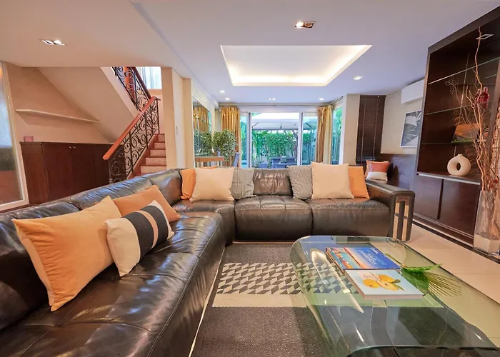 Low-rise House For Groups Near Bts & Emdistrict For Spacious Cozy Bangkok